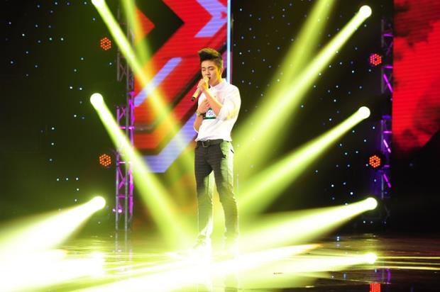 Kim Cương - thí sinh 17 tuổi ngơ ngác, không biết nên nghe lời ai khi rơi vào cuộc chiến của Mr Đàm và Hương Hồ. 