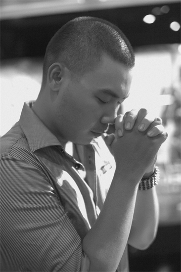 Nghệ sỹ Việt đồng loạt cầu nguyện cho trẻ em bị bệnh tim