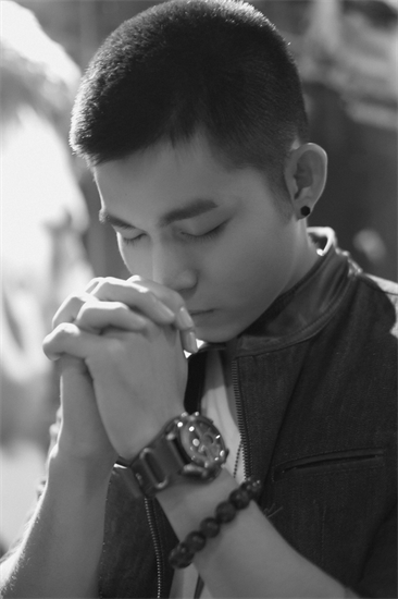 Nghệ sỹ Việt đồng loạt cầu nguyện cho trẻ em bị bệnh tim