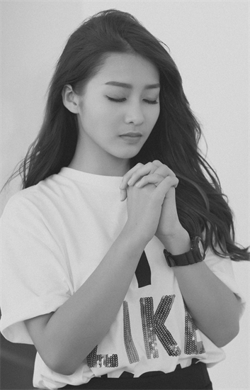 Nghệ sỹ Việt đồng loạt cầu nguyện cho trẻ em bị bệnh tim