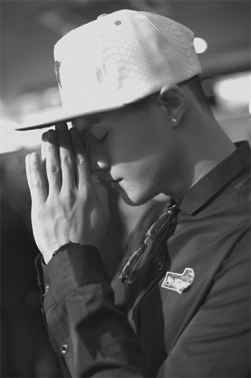 Nghệ sỹ Việt đồng loạt cầu nguyện cho trẻ em bị bệnh tim