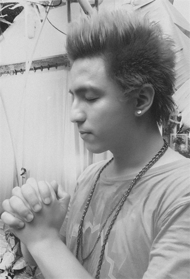 Nghệ sỹ Việt đồng loạt cầu nguyện cho trẻ em bị bệnh tim