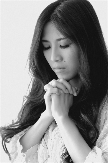 Nghệ sỹ Việt đồng loạt cầu nguyện cho trẻ em bị bệnh tim