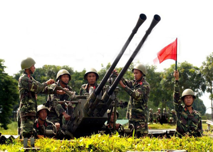 Để tăng khả năng chiến đấu, vừa qua Viện Tự động hóa Kỹ thuật Quân sự đã cải tiến trang bị cho các khẩu pháo 37mm khí tài đánh đêm bán tự động.