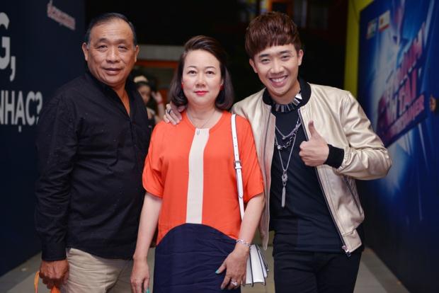 Trấn Thành chạnh lòng khi bị soi mói chuyện tình cảm Trấn Thành chạnh lòng khi bị soi mói chuyện tình cảm