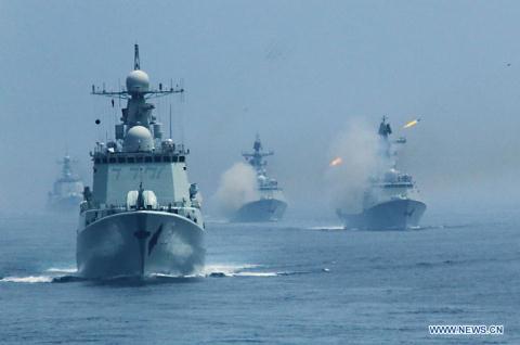 Tàu chiến Trung Quốc bắn đạn thật trong cuộc tập trận với Nga tại Hoa Đông