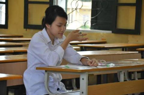 Khánh Linh là thí sinh duy nhất dự thi môn sử tại trường Quang Trung