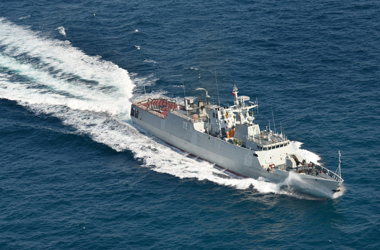 Ngoài FL-3000N, tàu còn có 2 hệ thống pháo tự động 30mm. Hỏa lực diệt mục tiêu mặt nước của Type-056 gồm 4 tên lửa hành trình chống tàu cận âm YJ-83 đạt tầm bắn khoảng 280km. Ngoài FL-3000N, tàu còn có 2 hệ thống pháo tự động 30mm. Hỏa lực diệt mục tiêu mặt nước của Type-056 gồm 4 tên lửa hành trình chống tàu cận âm YJ-83 đạt tầm bắn khoảng 280km.