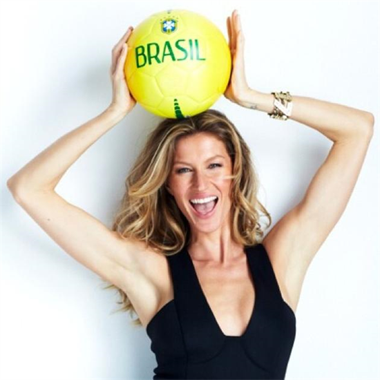 Dàn siêu mẫu áo tắm cổ vũ cho Brazil - ale3714_23-ac0c1_4941274.jpg