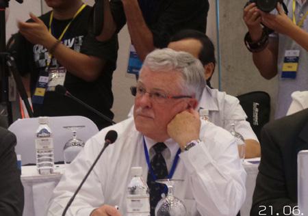 Giáo sư Carl Thayer: Trung Quốc đã bực tức trước áp lực đang ngày gia tăng.