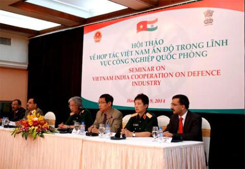 hượng tướng Nguyễn Chí Vịnh và các đại biểu hai nước dự Lễ khai mạc Hội thảo.