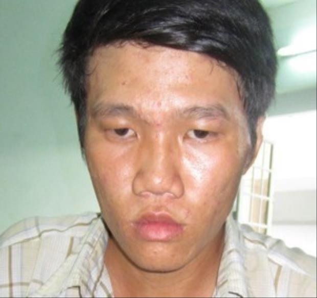 Quan hệ tình dục với bé gái 12 tuổi, Phú bị công an bắt giữ. Ảnh: Khánh Trung.