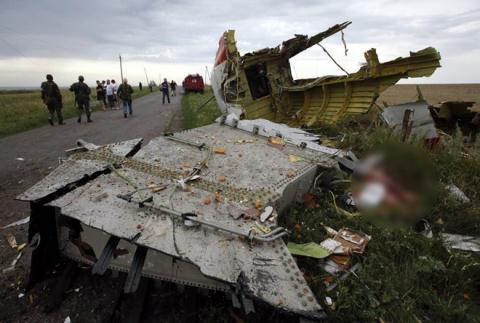 Lực lượng ly khai tại Ukraine phong tỏa hiện trường vụ rơi máy bay MH17 của Malaysia Airlines 
