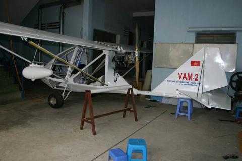 Máy bay VAM-2 vẫn chờ ngày cất cánh