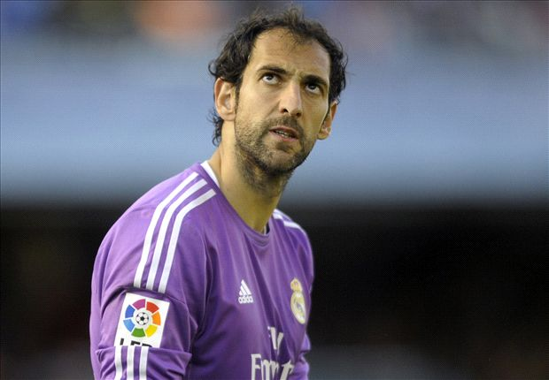 Phòng thay đồ Real không yên ổn. Thủ môn Diego Lopez vừa tuyên bố anh giỏi hơn Iker Casillas trên Goal.com. Phòng thay đồ Real không yên ổn. Thủ môn Diego Lopez vừa tuyên bố anh giỏi hơn Iker Casillas trên Goal.com.