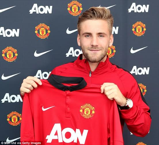 Năm nay Man Utd cũng dính Luke Shaw. Họ vừa phải đón tin sốc khi tân binh 31 triệu bảng chấn thương gân kheo và phải nghỉ 4 tuần. Năm nay Man Utd cũng dính Luke Shaw. Họ vừa phải đón tin sốc khi tân binh 31 triệu bảng chấn thương gân kheo và phải nghỉ 4 tuần.