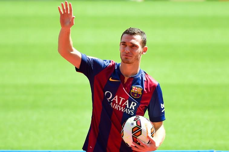 Chưa kịp mừng vui khi giật được Thomas Vermaelen ngay trước mũi Man Utd, các Culé đã “méo mặt” khi trung vệ người Bỉ phải dưỡng thương dài hạn. Chưa kịp mừng vui khi giật được Thomas Vermaelen ngay trước mũi Man Utd, các Culé đã “méo mặt” khi trung vệ người Bỉ phải dưỡng thương dài hạn.