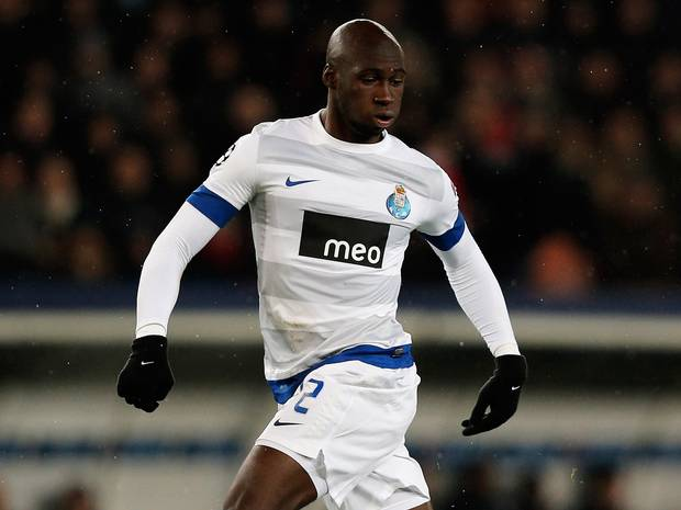 Theo nguồn tin từ Goal, Man City đã phải bỏ ra tổng cộng 53 triệu euro để sở hữu trung vệ Mangala từ Porto. Theo nguồn tin từ Goal, Man City đã phải bỏ ra tổng cộng 53 triệu euro để sở hữu trung vệ Mangala từ Porto.