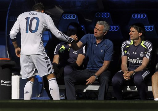 2. Mesut Oezil. Thêm một \ 2. Mesut Oezil. Thêm một \