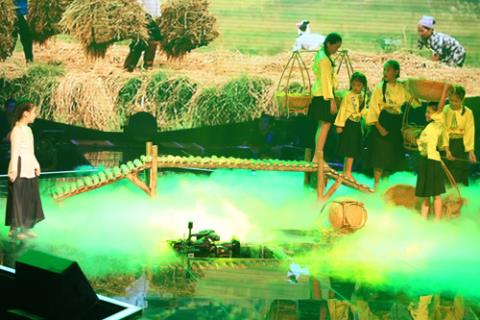 Tiết mục của Hà Trang đội Hồ Hoài Anh - Lưu Hương Giang khi xảy ra sự cố