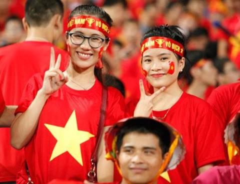 Họ cổ vũ cho đội tuyển U19 Việt Nam bằng một tinh thần trong sáng, ủng hộ bóng đá đẹp - đúng như cách chơi của U19 Việt Nam 