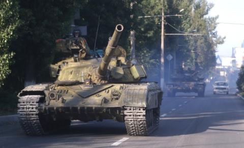 Xe tăng của quân ly khai bị Ukraine và phương Tây cáo buộc do Nga trang bị