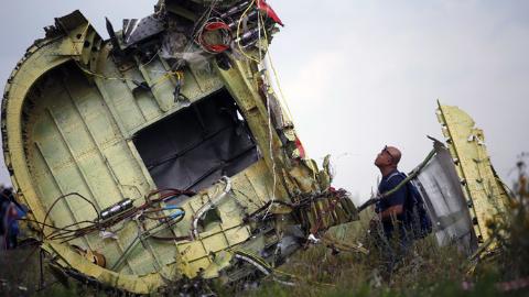 Có rất nhiều mảnh vỡ lớn trên hiện trường chiếc Boeing 777 bị rơi