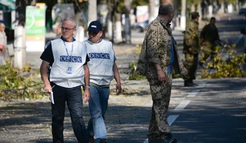 Các chuyên gia của OSCE đến giám sát lệnh ngừng bắn ở đông nam Ukraine