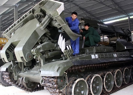 IMR-2 được thiết kế với nhiệm vụ đảm bảo sự di chuyển thông suốt của các đơn vị quân đội qua khu vực bị phá hủy trong vùng chịu ảnh hưởng của vũ khí hạt nhân, các bãi mìn cùng chướng ngại vật gây nổ, khi cần thiết còn có thể sử dụng phục vụ công tác tìm kiếm cứu hộ cứu nạn. IMR-2 được thiết kế với nhiệm vụ đảm bảo sự di chuyển thông suốt của các đơn vị quân đội qua khu vực bị phá hủy trong vùng chịu ảnh hưởng của vũ khí hạt nhân, các bãi mìn cùng chướng ngại vật gây nổ, khi cần thiết còn có thể sử dụng phục vụ công tác tìm kiếm cứu hộ cứu nạn.