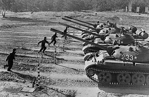 Bộ đội xe tăng của Quân đội Xô Viết,1974.Ảnh: A.Semelak/ Lưu trữ ảnh của TASS