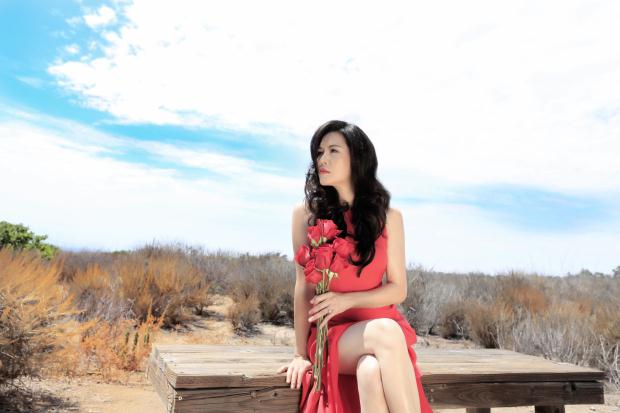          Với CD lần này Thu Phương mang tới một cảm xúc hoàn toàn mới mẻ cho những ca khúc cũ đã từng rất thành công như: Thuyền giấy, Cô gái đến từ hôm qua, Trở về dòng sông tuổi thơ.    