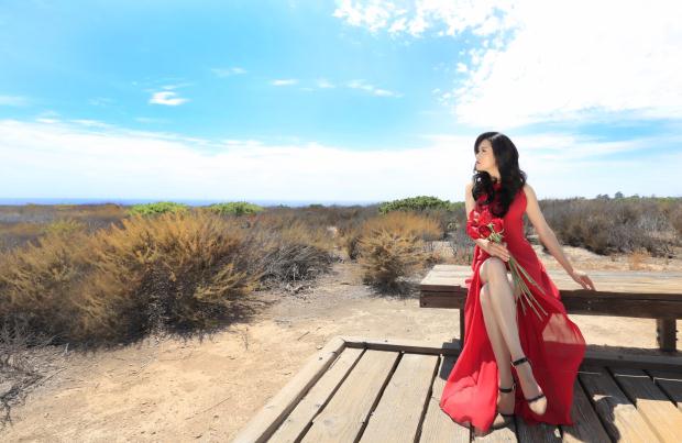 Nghe CD có thể nhiều khán giả sẽ bỡ ngỡ vì thanh âm quen thuộc từ những bản phối khí cũ nay đã được thể hiện theo một cách khác. Nhưng như một khán giả từng nói sau liveshow Mùa thu của Phương tại Việt Nam tháng 10 năm 2013 vừa qua: “Âm nhạc của Thu Phương như một liều gây nghiện, đã nghe rồi thì sẽ yêu và chẳng thể dứt ra”. 