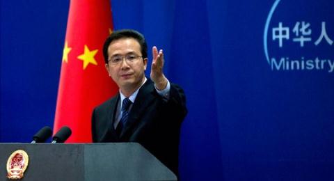 Ông Hồng Lỗi, phát ngôn viên Bộ ngoại giao Trung Quốc nói rằng Mỹ không có quyền tham gia vào các vấn đề của Hong Kong. Ảnh: AP