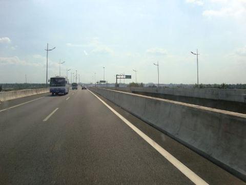 Đường cao tốc TP.HCM - Trung Lương đoạn qua Tân An, Long An.