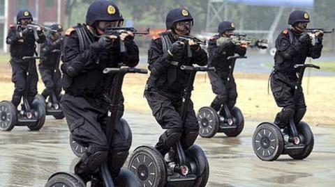 Cảnh sát Trung Quốc diễn tập chống khủng bố