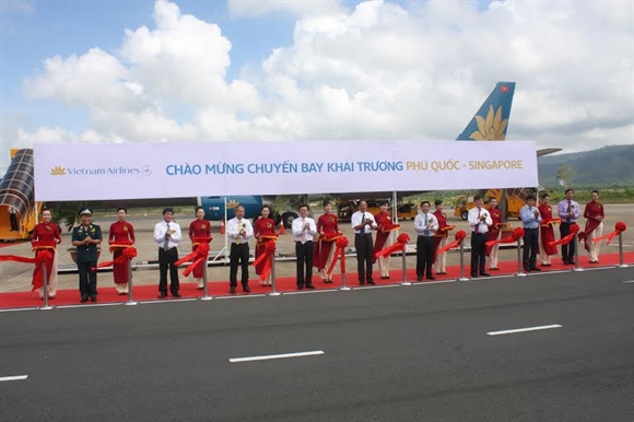 Vietnam Airlines khai trương đường bay quốc tế mới từ Phú Quốc đi Singapore.