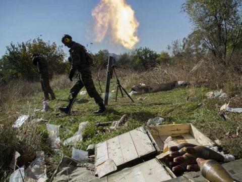 Lính ly khai nã pháo vào sân bay Donetsk