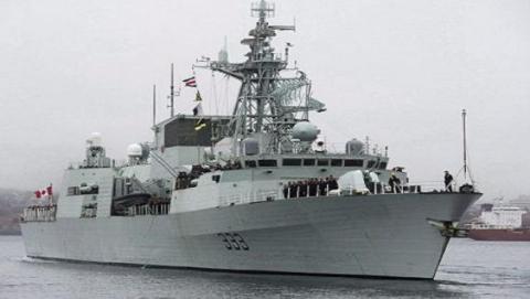 Tàu hộ vệ FFH-333 HMCS Toronto của Canada bị máy bay Nga theo dõi trong cuộc tập trận ở biển Đen