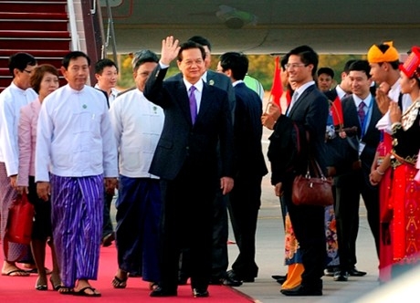 Thủ tướng Nguyễn Tấn Dũng tới Thủ đô Nay Pyi Taw, Myanmar. Ảnh VGP/Nhật Bắc 