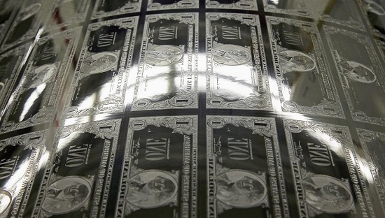 Bản khắc kẽm tờ tiền mệnh giá 1 USD trong quá trình sản xuất tại Cục Chạm khắc và In ấn tại Washington.