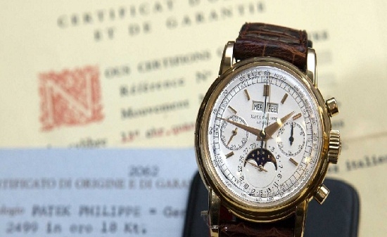 Giấy chứng nhận không chỉ cung cấp lịch sử rõ ràng về chiếc đồng hồ mà nó còn chứng thực và đảm bảo giá trị của đồng hồ trong dài hạn.