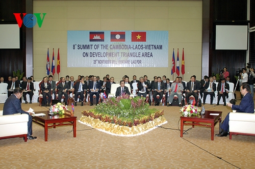 Hội nghị Cấp cao Khu vực Tam giác phát triển Campuchia - Lào - Việt Nam lần thứ 8 (CLV) tổ chức tại Vientiane, Lào