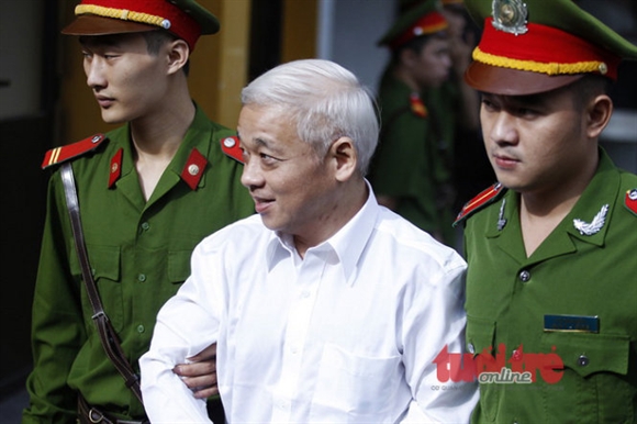 Bầu Kiên khá thoải mái trước phiên xử phúc thẩm - Ảnh: Nguyễn Khánh