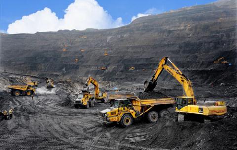Xuất khẩu một khối lượng lớn than, để rồi giờ đây Việt Nam lại đang đứng trước nghịch lý phải nhập khẩu.