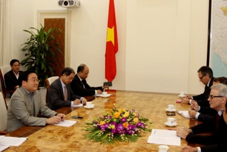 Phó Thủ tướng Hoàng Trung Hải tiếp Đoàn DN Pháp sang thăm, tìm hiểu cơ hội hợp tác tại Việt Nam. Ảnh: VGP/Lê Tuấn