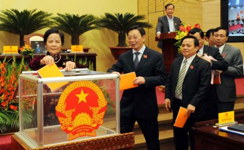 HĐND Hà Nội lấy phiếu tín nhiệm các chức danh do HĐND bầu. Ảnh: Hà Nội Mới
