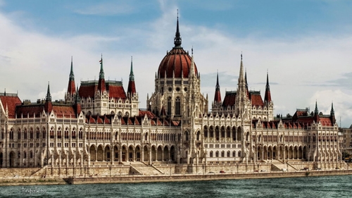 Tòa nhà Quốc hội, một điểm du lịch hấp dẫn của Hungary.