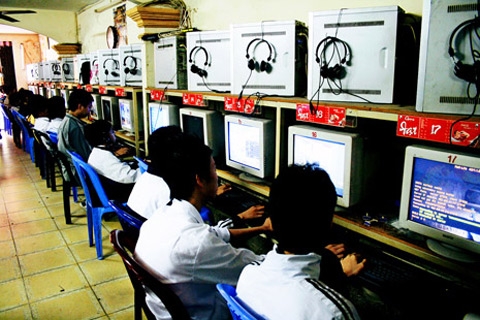 Tiệm net “thô sơ” này đã từng là “ngôi nhà thứ hai” của thế hệ game thủ 8X và 9X đời đầu. Tiệm net “thô sơ” này đã từng là “ngôi nhà thứ hai” của thế hệ game thủ 8X và 9X đời đầu.