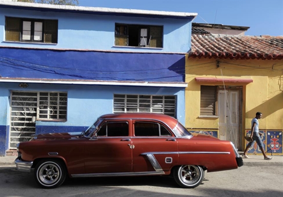 Chiếc Mercury 1942 tại một con phố ở Central Havana