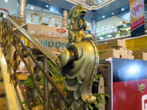 Hình ảnh chú gà trống trong Thương xá